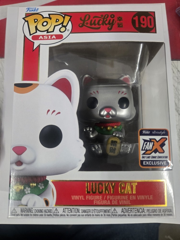 Funko Pop! Asia 190 LUCKY CAT Metallic 2023 Salt Lake (FanX Exclusive) Protector