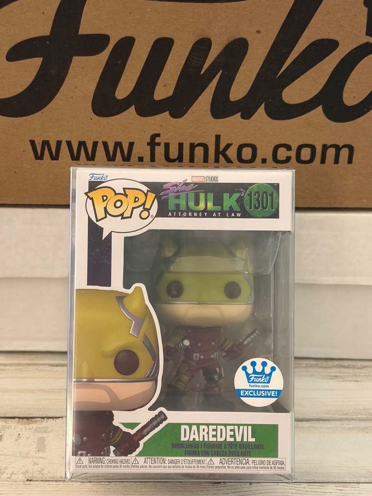 FUNKO POP! SHE HULK DAREDEVIL YELLOW SUIT VAULTED EXCLUSIVE W/t Protector #1301