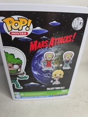 Funko Pop Mars Attacks! Martian Soldier Specialty Series Glow CHASE in Protector