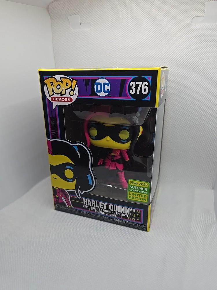 Funko Pop! Vinyl: DC Universe – Harley Quinn 376 Blacklight Summer Convention Ex