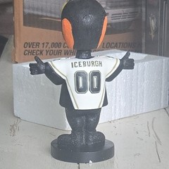 Iceburgh Pittsburgh Penguins NHL Bobblehead Figure White Jersey w/ Box