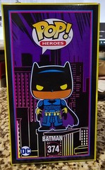 Funko Pop! DC #374 Batman – Blacklight Exclusive w/ Protector_1