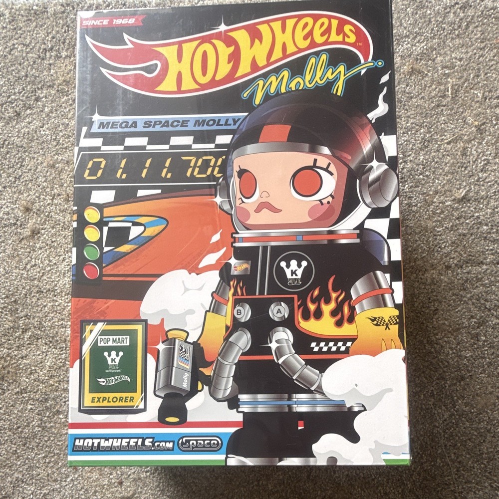 POP MART MEGA SPACE MOLLY 400% Hot Wheels Collaboration Figure PVC ABS