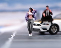 1:64 Painted Figure Model Miniature Resin Diorama Toy Sand Hip Hop Style Girl