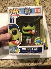 Funko Pop! Everett Aquasox Webbly Tie Dye Jersey #08 Game Giveaway Damaged Box