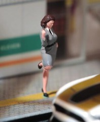ZD 1:64 Painted Figure Model Miniature Diorama Sand Lady Female Agent Beauty