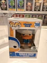 Funko Pop Disney Donald Duck #769 Funko Flagship Store Exclusive + Protector