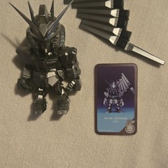 RX-93 ν Gundam Mini Figure Black & Silver Plastic w/ Accessory