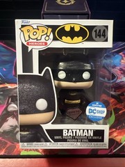Funko Pop! Vinyl: DC Universe – Batman (Diamond Glitter) Exclusive W/ Protector