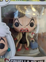 Funko Pop Disney Villains #1083 Cruella De Vil, in box