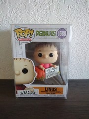 Funko Pop! Vinyl: Television Peanuts Linus #1588 W/Protector