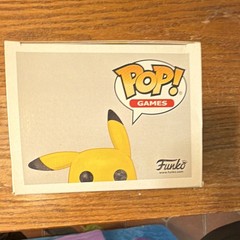 Funko Pop! Games Pokémon Pikachu Vinyl Figure Diamond Collection GameStop #553