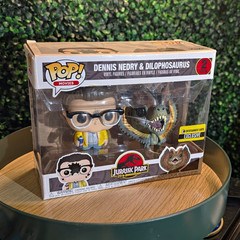 Funko Pop! Movies Jurassic Park Dennis Nedry & Dilophosaurus 2-Pack EE Excl