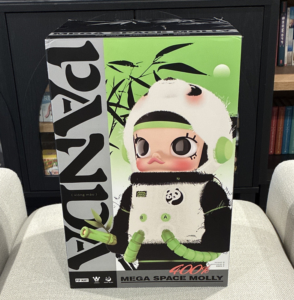 POP MART MEGA SPACE MOLLY 400% Panda Figurine