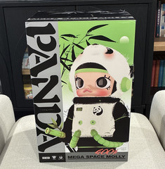 POP MART MEGA SPACE MOLLY 400% Panda Figurine