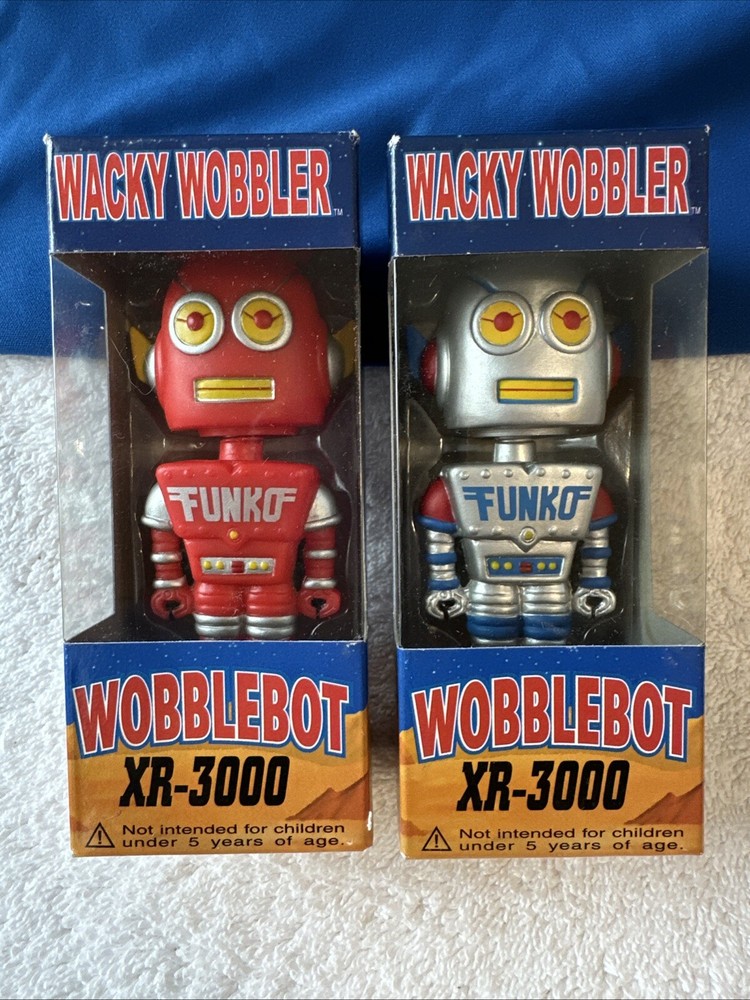 FUNKO Wobblebot XR-3000 Red & Silver Wacky Wobbler Bobblehead SCOOTERS c316