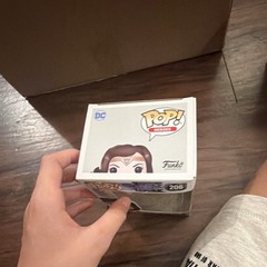 Funko Pop! Heroes DC Justice League Wonder Woman Bobble-Head #206 Vinyl
