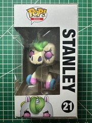 Funko Pop! Vinyl Books FNAF Stanley #21 Hot Topic Exclusive