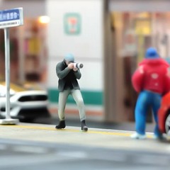 ED 1:64 Painted Figure Model Miniature Resin Diorama Photographer Man Stand