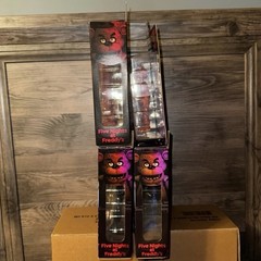Five Nights at Freddy’s Endo Series Figures Monty Roxy Mangle Chica Freddy FNaF