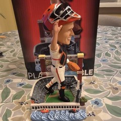 FOCO Legends of ‘The Diamond’ Buster Posey #28 Giants Limited Edition #190/428