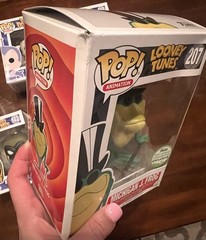 Funko Pop! Duck Dodgers 127 GITD, 142 & Chase, 143 Marvin, 144 K-9 & 207 MJ Frog