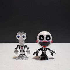 Funko FNAF Five Nights at Freddy’s Fightline Marionette And Endo 2 Figure Lot