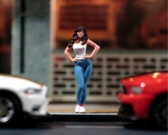 1:64 Painted Figure Model Miniature Resin Diorama Sand Girl standing Arms Akimbo