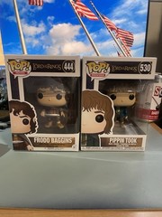 Funko Pop! Vinyl: The Lord of the Rings – Frodo Baggins #444 & Pippin Took #530