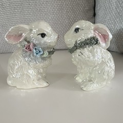 “Love Bunnies” Ceramic Rabbit Set White Floral Easter Animal Glossy