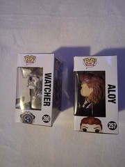 Funko Pop! Horizon Zero Dawn Aloy #257 & Exclusive Watcher #260 with protector