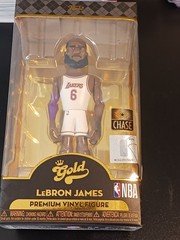Funko Vinyl Gold 5 in: LeBron James CHASE- FAST SHIPPING!