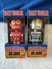 FUNKO Wobblebot XR-3000 Red & Silver Wacky Wobbler Bobblehead SCOOTERS c316