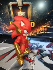 DC Universe The Flash Sonic Collectible Vinyl Figure Red Gold Superheroes Theme