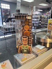 Funko Vinyl Gold 5 in: Giannis Antekokonmpo