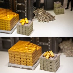 1:64 Painted Figure Model Miniature Resin Diorama Sand Four People Container
