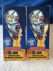 FUNKO Wobblebot XR-3000 Red & Silver Wacky Wobbler Bobblehead SCOOTERS c316