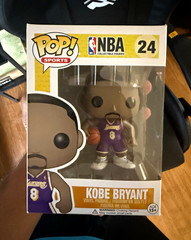 Funko Pop! Sports Kobe Bryant Lakers #24 Vinyl Figure w/ Protector FM 151008