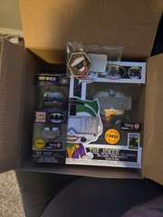 The Joker (VR Gamer) #296 GameStop Exclusive Chase Edition Funko Pop bundle