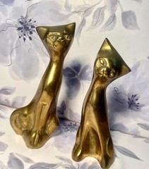 Solid Brass Vintage Mid-Century Sitting Cats Figurine Male & Female Brass Cats