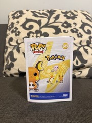 Funko Pop! Pokémon Raichu #645 Pop. NO PLASTIC HOLDER!!!!!