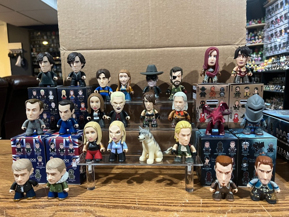 TITANS Merchandise Vinyl Figures Sherlock, Buffy, Metal Gear Solid, Dragon Age