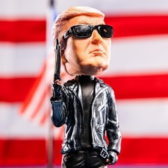 Trumpinator Bobblehead – Classic Political Gift for All Ages & Occasions