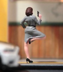 ZD 1:64 Painted Figure Model Miniature Diorama Sand Lady Female Agent Beauty