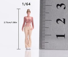 1:64 Painted Figure Model Miniature Resin Diorama Sand Pink Top Lady Beauty
